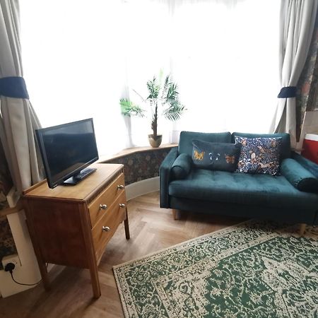 William Morris, Spacious Ground Floor Lux Double Bedroom Bexhill-on-Sea Buitenkant foto